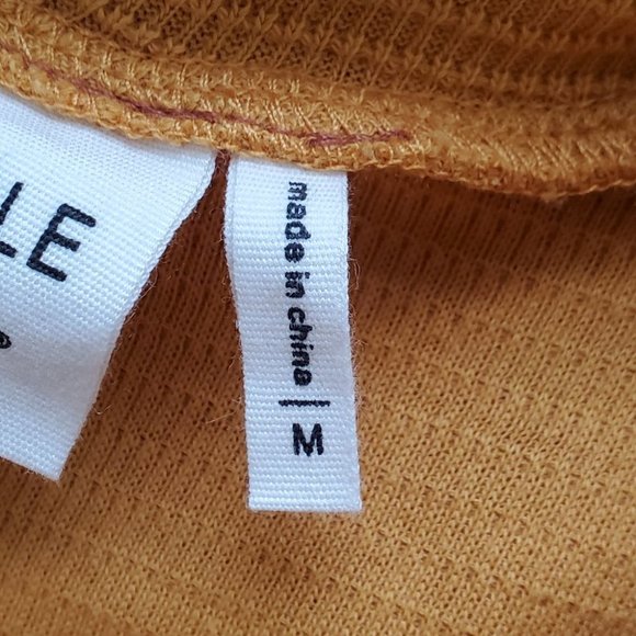 Simple by Suzanne Betro Mustard Yellow Textured Casual Cowl Neck Top Size M - Picture 10 of 11